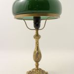 889 5219 TABLE LAMP